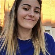 Me llamo Leire y doy clases particulares a niños y todas edades desde infantil hasta 2bachillerato por tan solo 8€. Tengo Certificado B2 en inglés